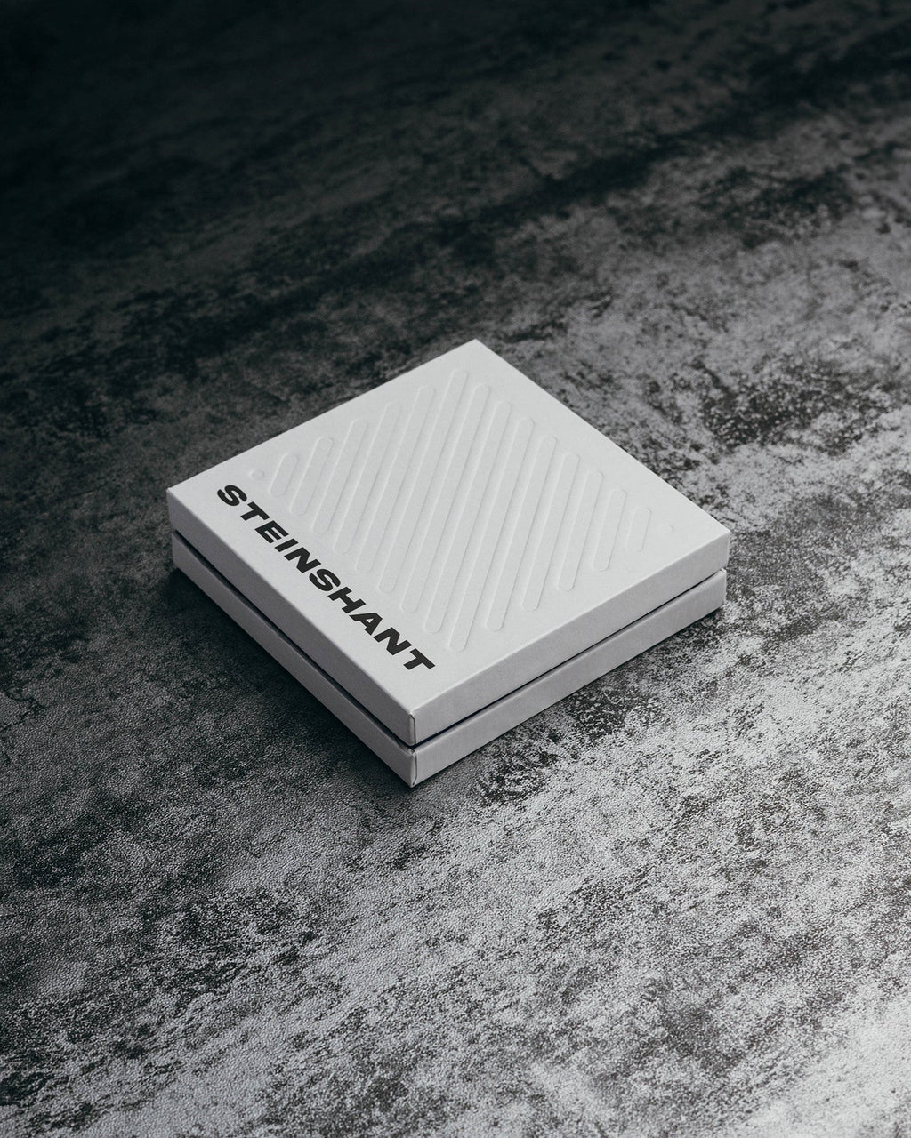 SHUFFLE POCKET ACES V2 (Satin Silver)